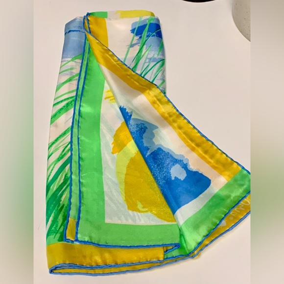 Vintage 1970s 28” x 28” Hand Rolled All Silk VERA NEUMANN Scarf Wrap Kerchief - Picture 6 of 14